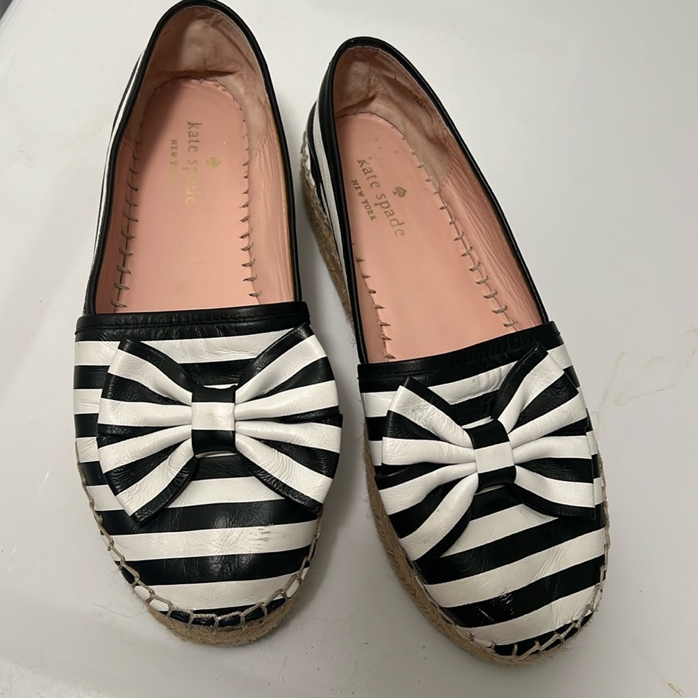 KATE SPADE ♠️b/w platform espadrilles with bow!♠️ size 7M